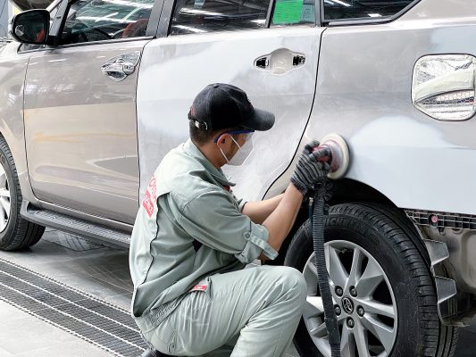 Xử lý bề mặt xe Toyota