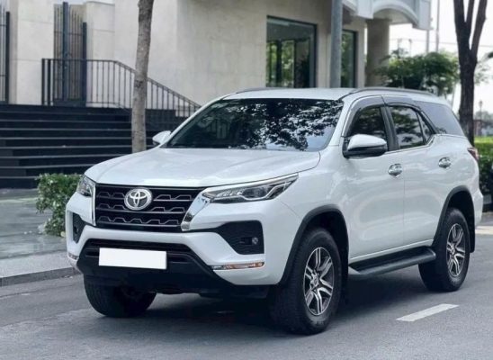 Xe Toyota cũ 7 chỗ giá bao nhiêu?